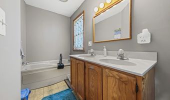 5869 Beechwood Ave, Alliance, OH 44601