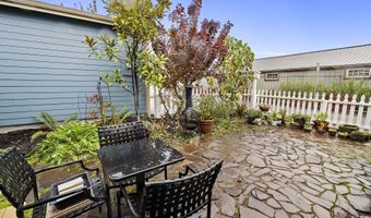 265 23RD St, Astoria, OR 97103