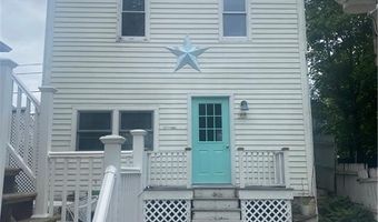 15 Clinton Ave 2, Newport, RI 02840