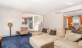 20 Yeger Dr, Allentown, NJ 08501