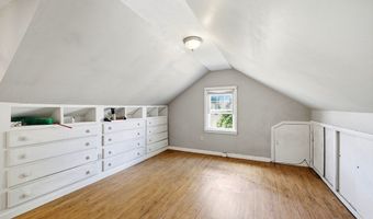 115 Poplar St, Agawam, MA 01030
