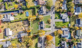 50 Mole Pl, Amityville, NY 11701