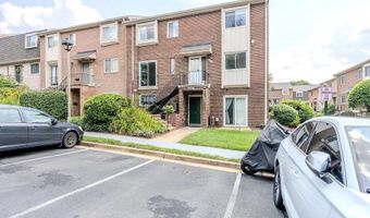 4627 LOGSDON Dr 51, Annandale, VA 22003