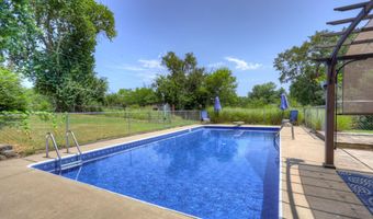 880 Oak Crst, Baxter Springs, KS 66713