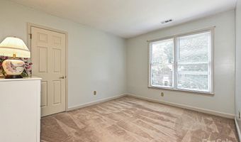 620 River Oaks Ln, Charlotte, NC 28226