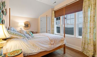 27 Prospect Hill Rd, Branford, CT 06405