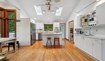 10 Pleasant Point Rd, Branford, CT 06405