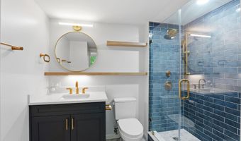 880 N POLLARD St 222, Arlington, VA 22203