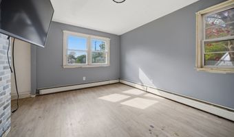 218 Woodland Ave, Bloomfield, CT 06002