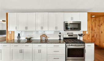 43055 Seaway Ave, Alexandria Bay, NY 13607