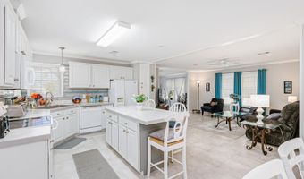 810 Wren Cir, Barefoot Bay, FL 32976