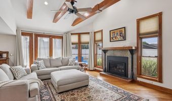 40 North Cir, Aberdeen, NJ 07747