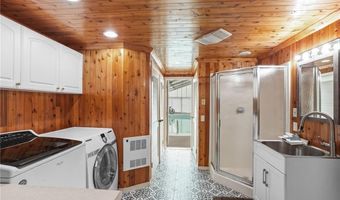 2 Oak Grove Blvd, North Providence, RI 02911