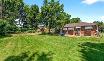 7438 Cheshire Ln, Affton, MO 63123