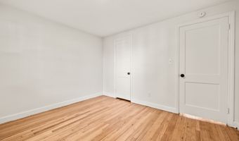 18 Grove Rd, Cromwell, CT 06416