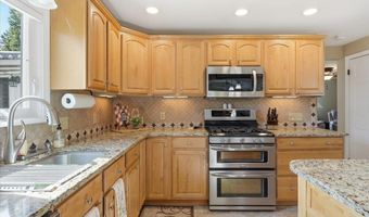 2047 North Ave, Burlington, VT 05408