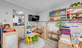 5043 Allen Rd, Allen Park, MI 48101
