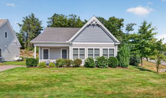2 Kings Pine Ln, Arundel, ME 04046