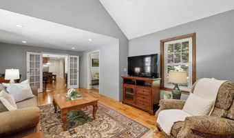 17 Candlewood Dr, Amherst, NH 03031