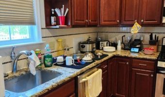 20 6th St, Barnegat, NJ 08005