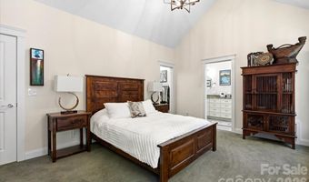 15 Quail Hollow Dr, Arden, NC 28704