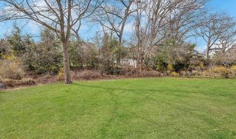 25 Quinsey Dr, Bridgeport, CT 06606
