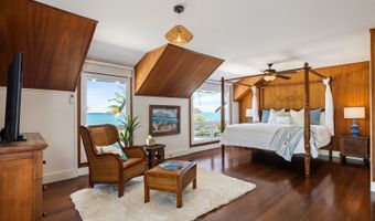 1018 Mokulua Dr, Kailua, HI 96734