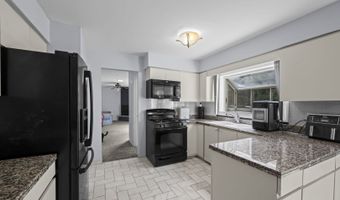 815 E Hintz Rd, Arlington Heights, IL 60004