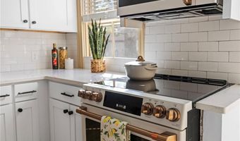 18 Barney St 1, Newport, RI 02840