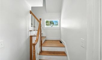 997 W SHORE Rd, Warwick, RI 02889