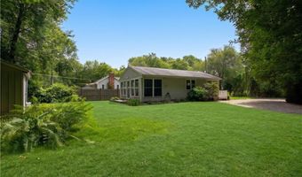 8 Presque Isle Trl, Narragansett, RI 02882