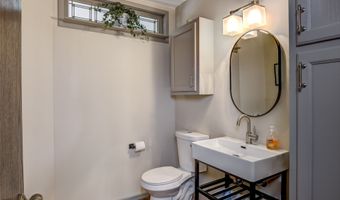 608 Manor Ct, Altoona, WI 54720