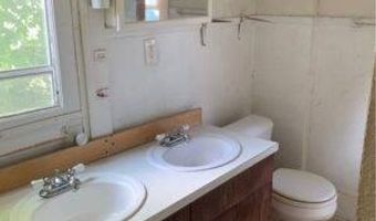 945 Clark St, Akron, OH 44306