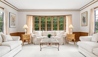 133 Tupelo Hill Dr, Cranston, RI 02920