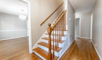 994 COMANCHE Trl, Anniston, AL 36206