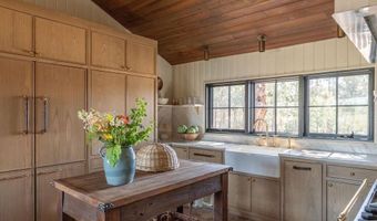 64141 Tumalo Rim Dr, Bend, OR 97703