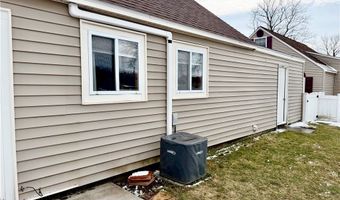 427 Van Roen Rd, Utica, NY 13502