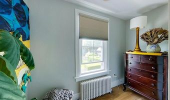 9 Dartmouth St, Newport, RI 02840