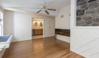 1 Boat Rd, Danbury, CT 06811