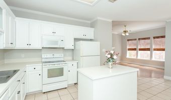 9591 Pecan Tree Dr, Baton Rouge, LA 70810