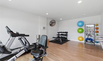 825 NE Heights Ln, Bentonville, AR 72712
