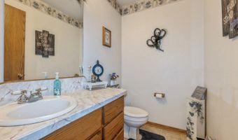 609 4th Ave NW, Altoona, IA 50009
