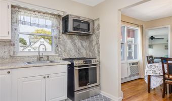 37 New Point Pl, Amityville, NY 11701