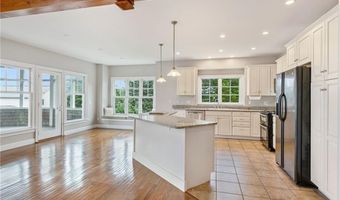21 Bonnet View Dr, Jamestown, RI 02835