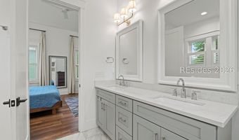 37 Park Sq S, Beaufort, SC 29907