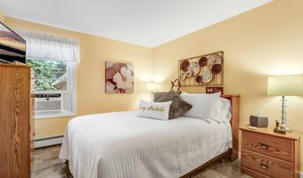 1391 Turner St, Auburn, ME 04210