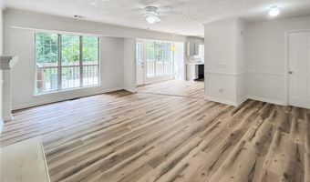 2945 Georgian Manor Dr, Alpharetta, GA 30022