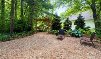 5691 Forest Gln SE, Ada, MI 49301