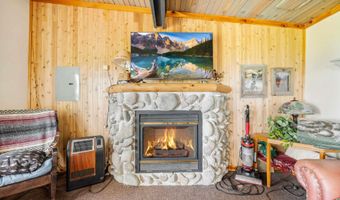24 Pats Ln, Cascade, ID 83611