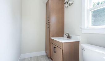 28 Carroll Ave, Newport, RI 02840